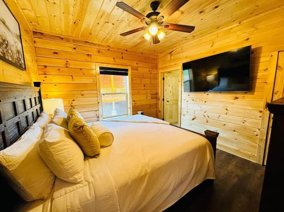 Villa New! Indoor Pool/Ps 5/Hot Tub/Parkway Pigeon Forge Exterior foto
